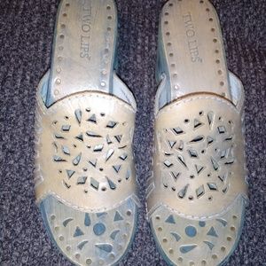 Two Lips Island Wood Wedges Blue Green Size 10M